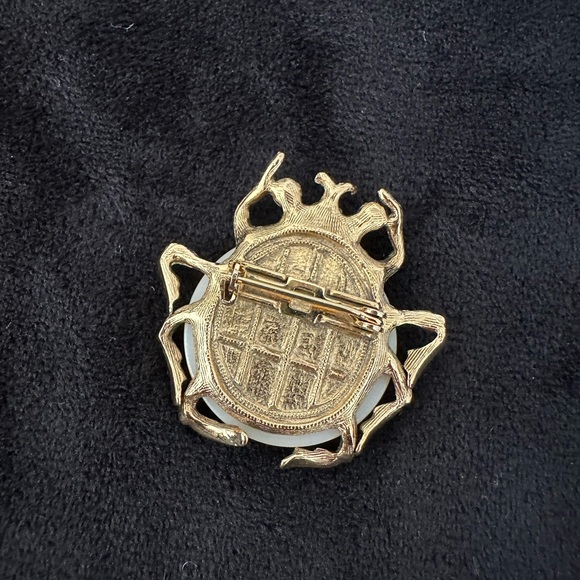 VTG - Faux Pearl & Gold Pin - Picture 3 of 4